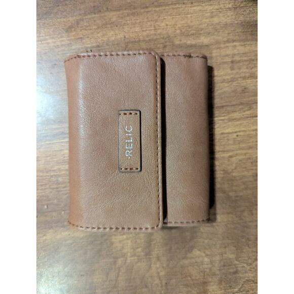 Relic Vintage Brown Leather Trifold Ladies Wallet Logo PLEASE READ - Picture 1 of 9